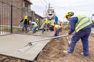 Lee más sobre el artículo Avanza la construcción de veredas anchas en Avenida Illia