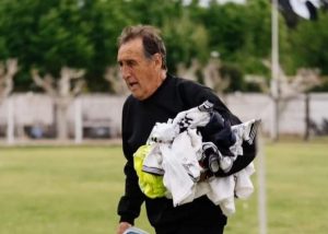 Lee más sobre el artículo Falleció Jorge «Pelado» Cándido, símbolo y personaje del fútbol de La Emilia