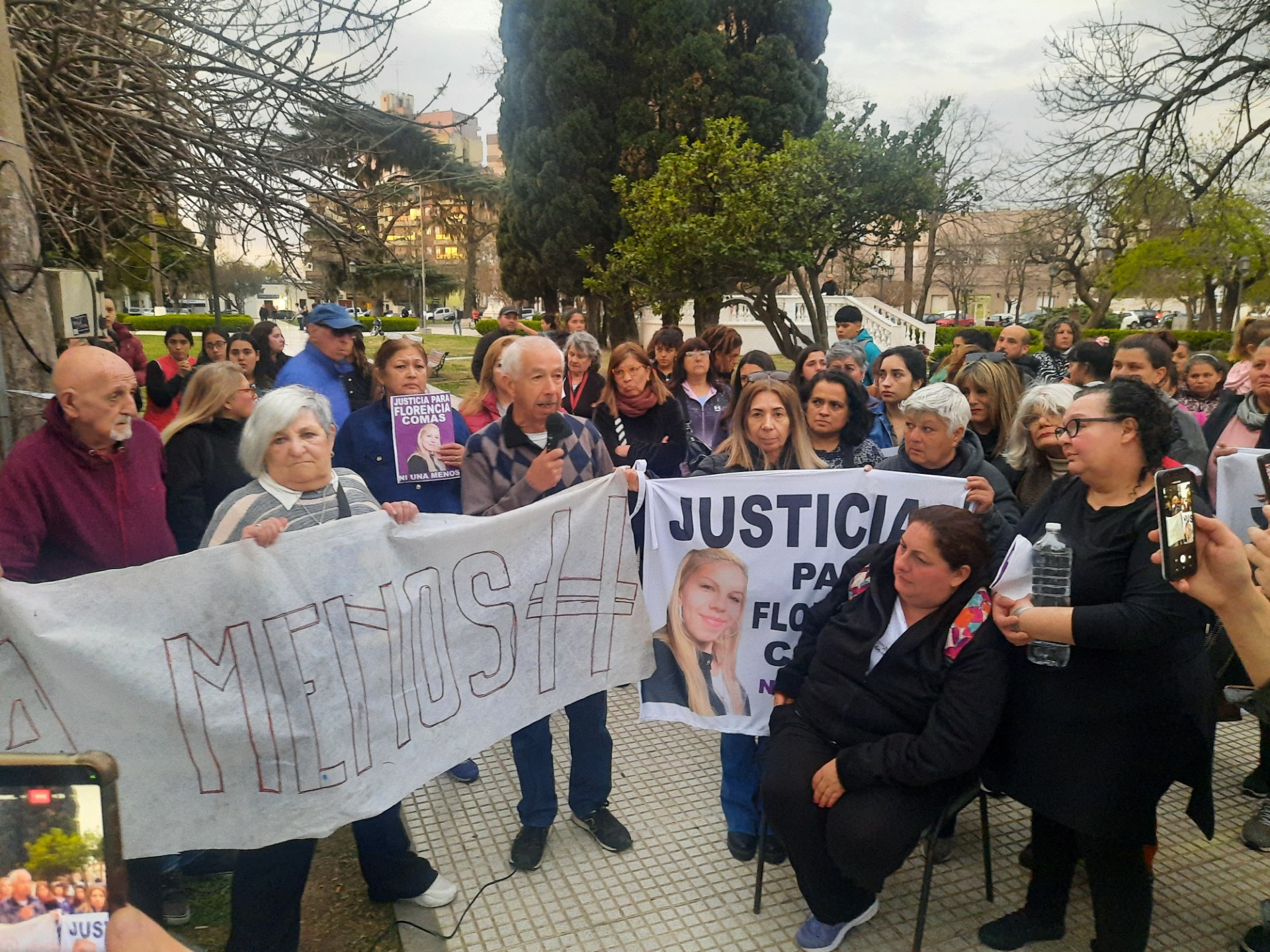 Lee más sobre el artículo Masiva marcha exigiendo justicia por el asesinato de Florencia y mayor seguridad para los nicoleños