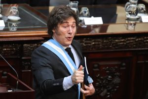 Lee más sobre el artículo El discurso de Milei: prédica anti casta, «cepo» al Estado y más ajuste, pero con bajo rating 