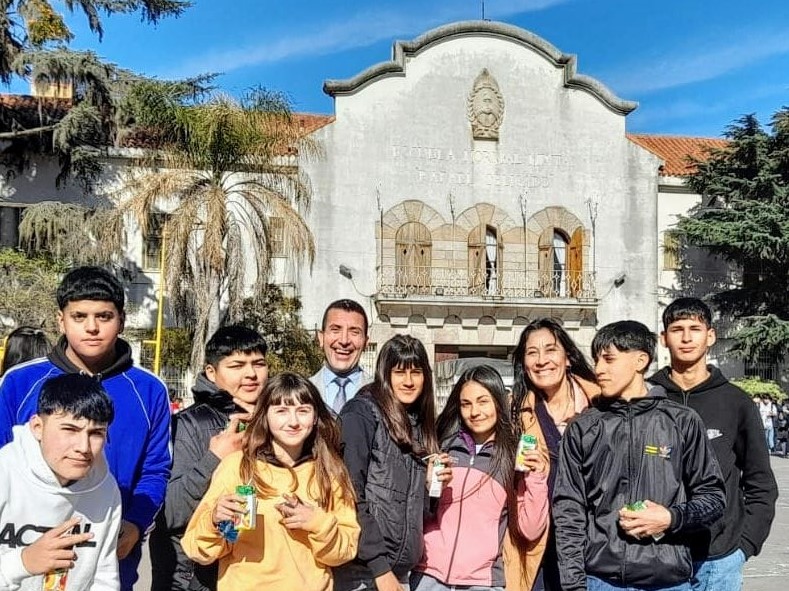 Lee más sobre el artículo Los jóvenes de San Nicolás debaten en el Parlamento Juvenil del Mercosur