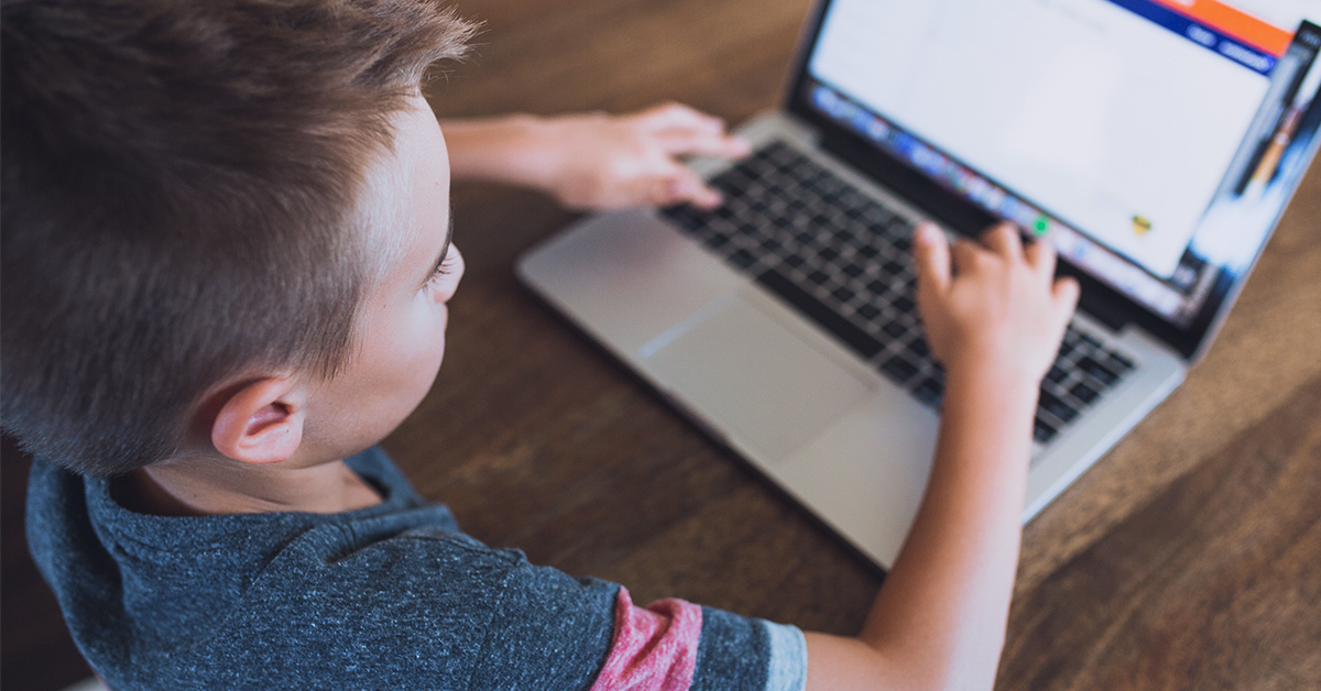 Lee más sobre el artículo «Crecer entre Pantallas», la interesante jornada de capacitación organizada por el Hogar San Hipólito