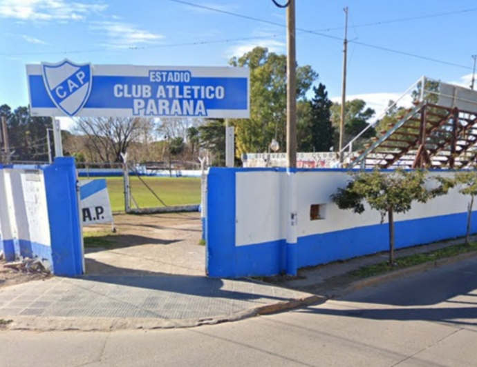 Lee más sobre el artículo Insólito: una policía habría cobrado entradas en el clásico Regatas-Belgrano