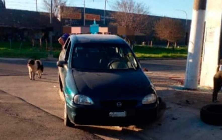 Lee más sobre el artículo Alcoholizado, huyó de un operativo policial y terminó volcando su auto