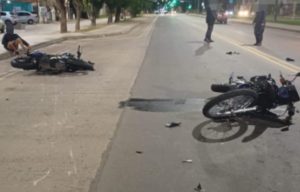 Lee más sobre el artículo Un joven pelea por su vida tras chocar dos motos en Ruta n°188