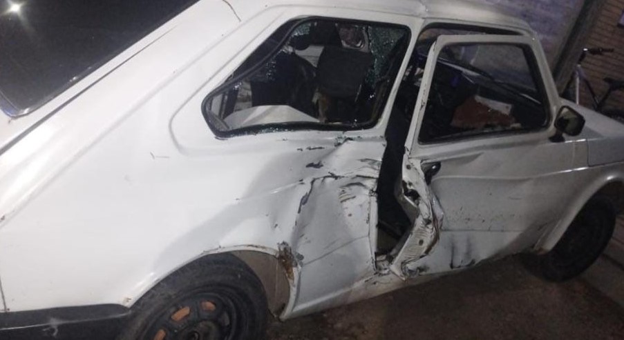 Lee más sobre el artículo Joven motociclista con lesiones graves tras chocar con un automóvil estacionado