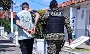 Lee más sobre el artículo Dos detenidos por adulterar papeles y chasis de autos para revenderlos