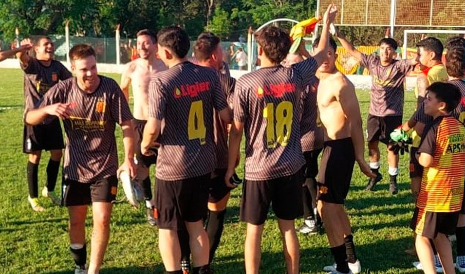 Lee más sobre el artículo Liga Nicoleña de Fútbol: Belgrano le ganó el clásico a Regatas 2 a 0