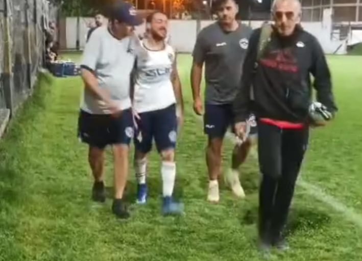 Lee más sobre el artículo El jugador Cristian Carranza quedó internado luego de recibir un fuerte pelotazo en el partido La Emilia-Somisa