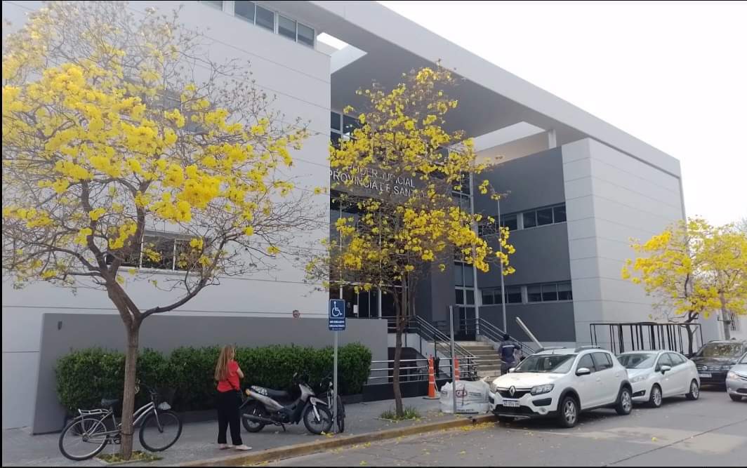 Lee más sobre el artículo Un cadete de la Escuela de Policía de San Nicolás fue detenido por abuso sexual y corrupción de menores