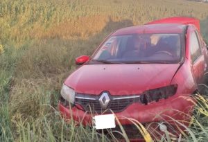Lee más sobre el artículo Volcó y dejó el auto tirado en la colectora de Autopista