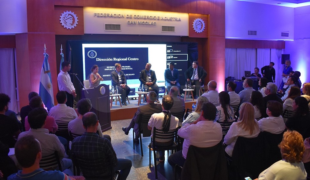 Lee más sobre el artículo Se realizó una charla abierta sobre la Reforma Laboral y Ley Bases