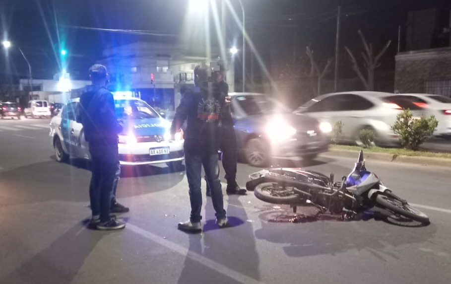 Lee más sobre el artículo Accidente en Avenida Moreno: una joven embarazada sufrió lesiones y automovilista se dio a la fuga