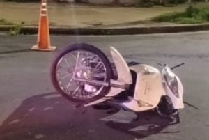 Lee más sobre el artículo Un joven con lesiones graves a raíz de violento choque entre moto y auto