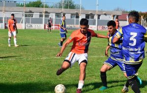 Lee más sobre el artículo Liga Nicoleña de Fútbol: Regatas venció a 12 de Octubre en el inicio de la séptima fecha