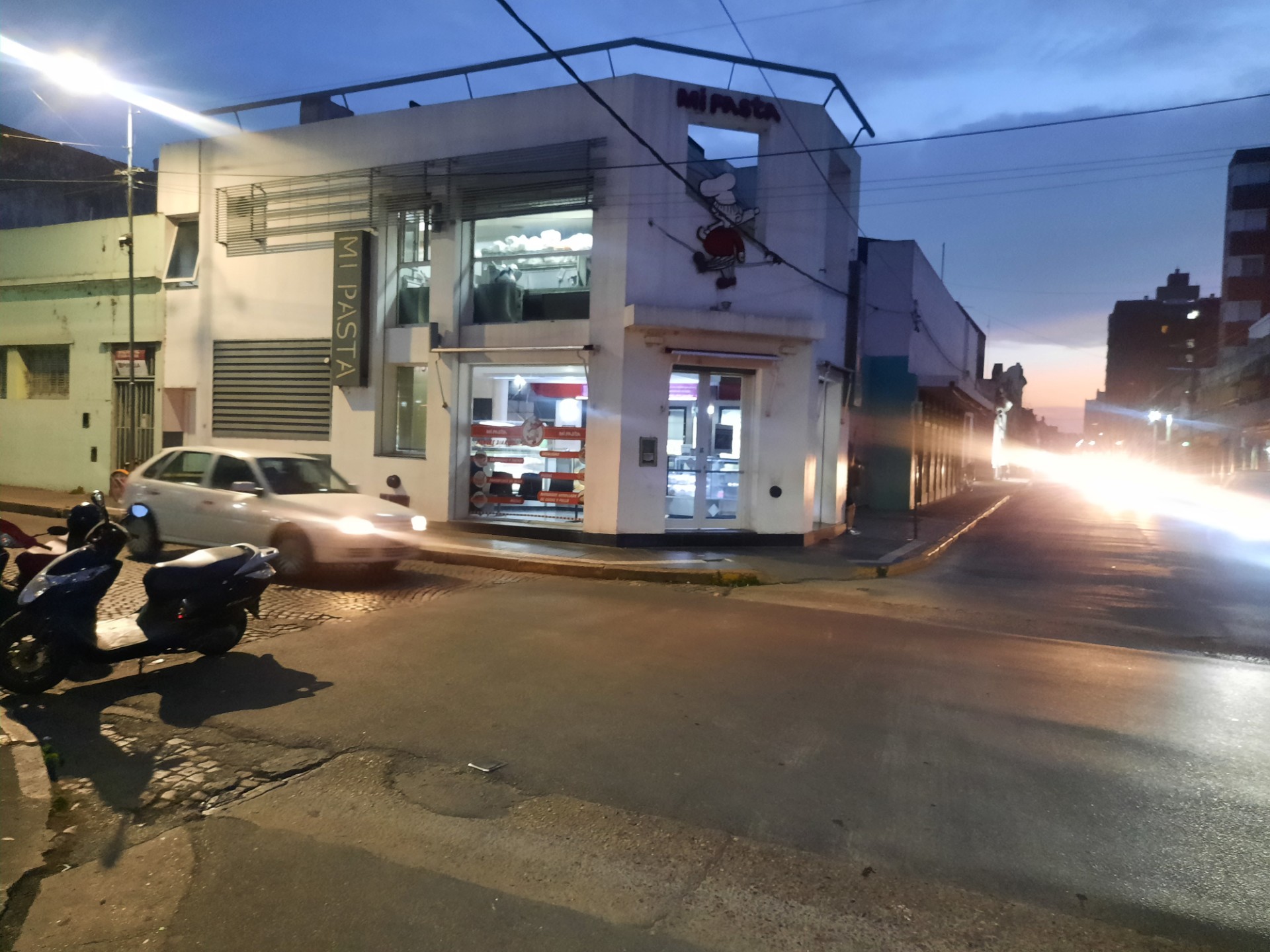 Lee más sobre el artículo Robaron y abusaron de una joven en esquina céntrica de la ciudad
