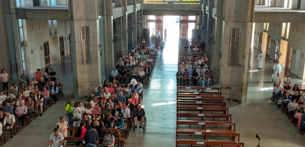 Lee más sobre el artículo Trasladaron los restos del Obispo Cardelli al Santuario de la Virgen