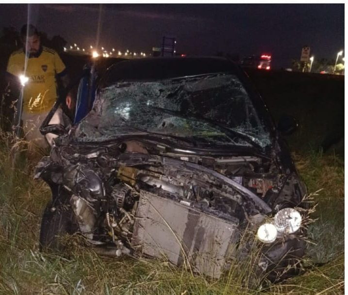 Lee más sobre el artículo Impresionante accidente sobre la Autopista, a la altura de Ramallo