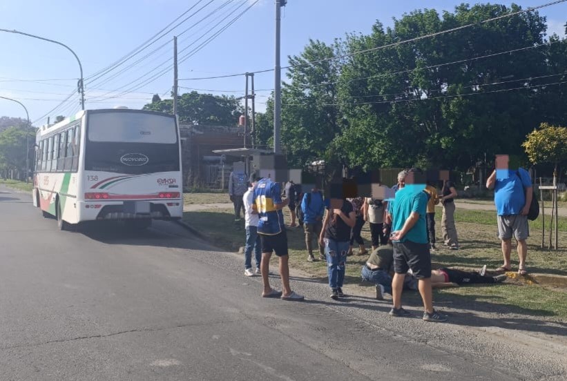 Lee más sobre el artículo Evoluciona favorablemente el niño que cayó de un colectivo de Vercelli en movimiento