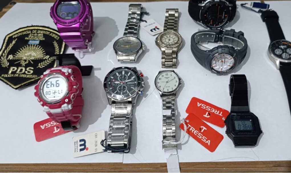 Lee más sobre el artículo Comerciantes redujeron a uno de los delincuentes que entraron a robar en joyería céntrica