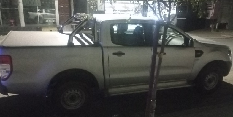 Lee más sobre el artículo Dos hombres heridos tras colisionar camioneta con moto