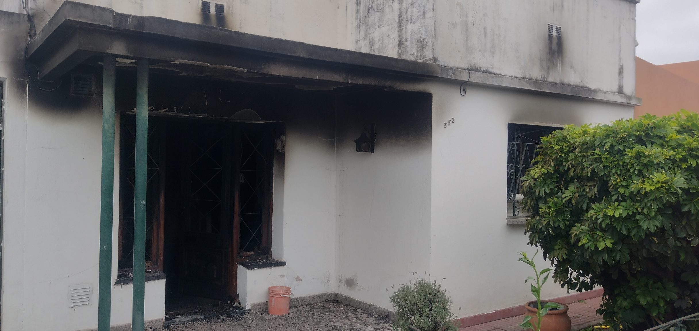 Lee más sobre el artículo Ramallo: cuatro integrantes de una familia en estado crítico tras incendio en su vivienda