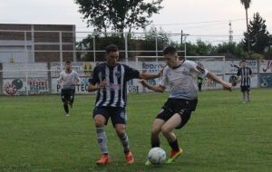 Lee más sobre el artículo La Emilia le ganó a Somisa en la otra semifinal del fútbol nicoleño