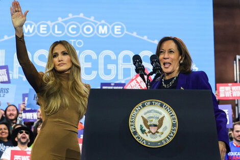 Lee más sobre el artículo Estados Unidos: Jennifer Lopez hizo campaña a favor de Kamala Harris