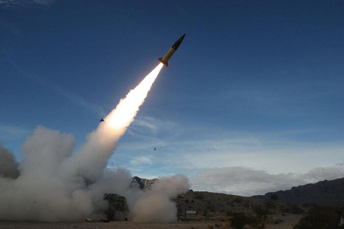 Lee más sobre el artículo Ucrania atacó por primera vez a Rusia con misiles estadounidenses