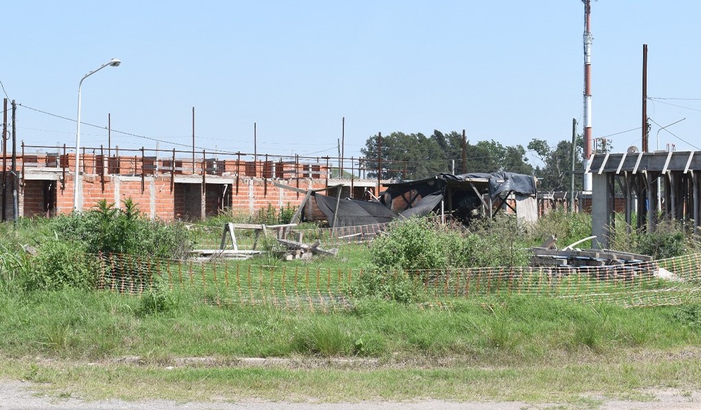 Lee más sobre el artículo Insólito: las casas del Procrear que se construyen en San Nicolás, podrían ser subastadas