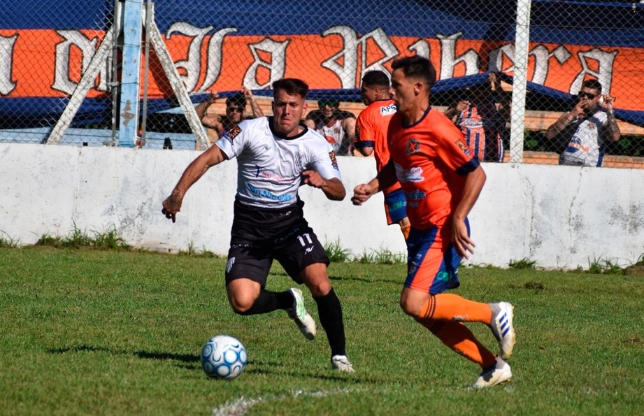 Lee más sobre el artículo Fútbol: empataron Regatas-La Emilia por el Regional Amateur, y Los Andes venció a Conesa por la Liga Nicoleña
