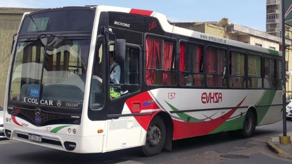 Lee más sobre el artículo Vercelli volvió a aumentar el boleto de colectivo en San Nicolás