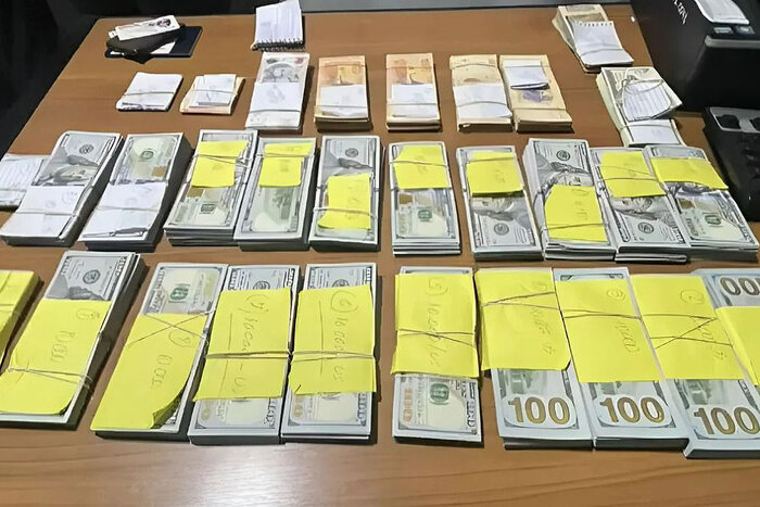 Lee más sobre el artículo El caso Kueider: la guardó en la mochila, cruzó la frontera y lo pescaron