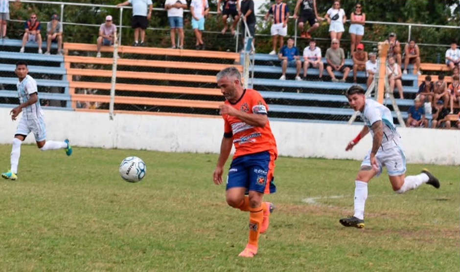 Lee más sobre el artículo Regional Amateur: Regatas y La Emilia abren sus cruces por cuartos de final