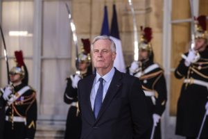 Lee más sobre el artículo El nuevo gobierno francés: continuismo y tendencias de derecha