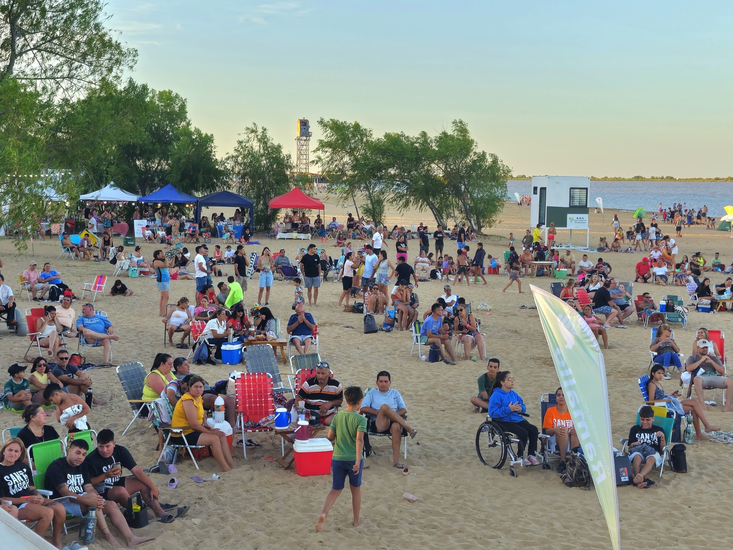 Lee más sobre el artículo Miles de personas disfrutaron las playas de Ramallo