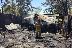 Lee más sobre el artículo Villa Constitución: incendio en una vivienda tras discusión de pareja