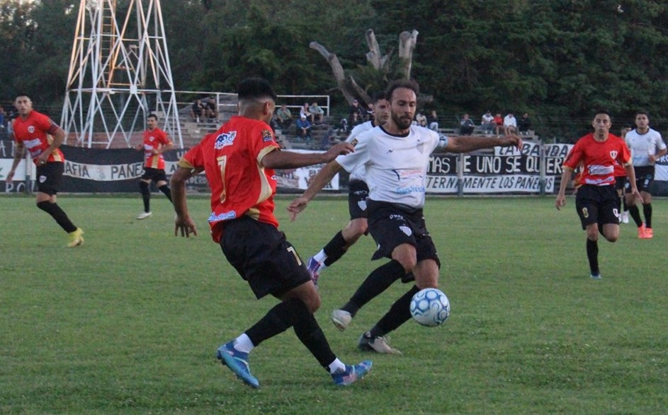 Lee más sobre el artículo La Emilia superó a General Rojo en el otro partido del Regional Amateur