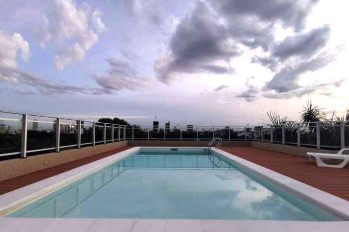 Lee más sobre el artículo Los lujos de Kueider y su secretaria: detenidos con pileta, quincho y gimnasio