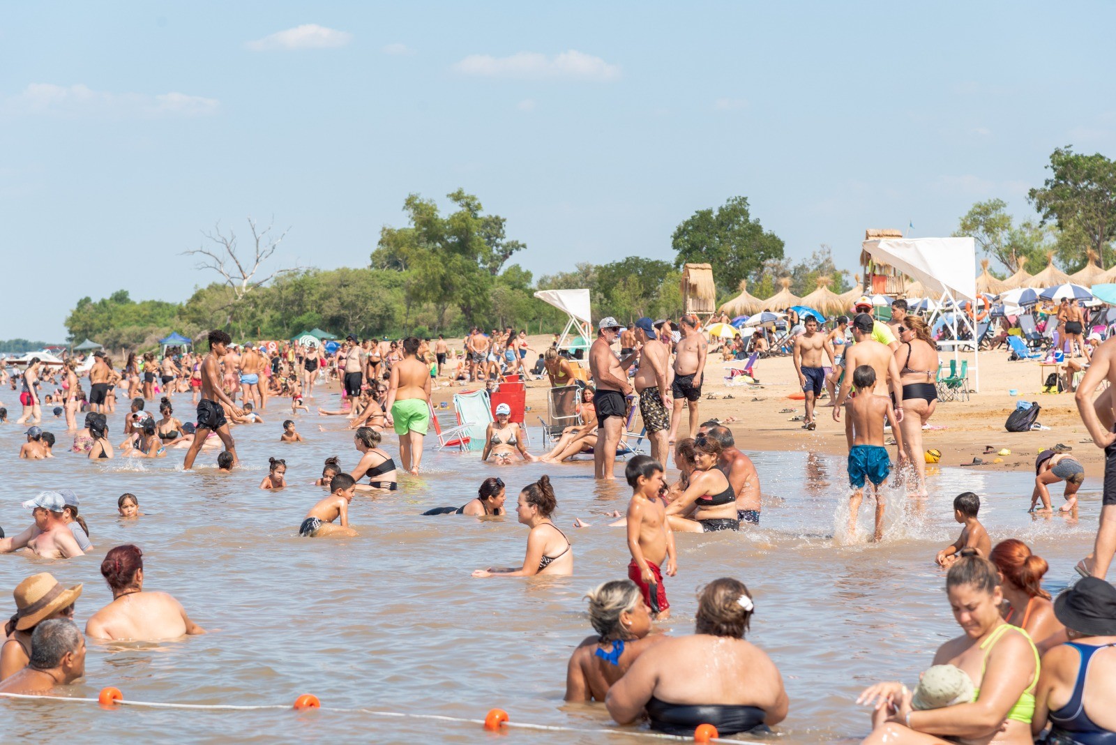 Lee más sobre el artículo Passaglia y Provincia buscan destrabar la habilitación de balnearios en la zona de islas