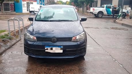 Lee más sobre el artículo Una policía resultó herida tras chocar auto con moto en zona céntrica