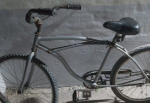 Lee más sobre el artículo Un hombre lesionado tras chocar moto con bicicleta en la zona norte