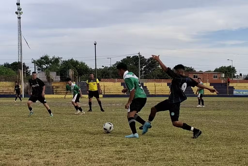 Lee más sobre el artículo Copa Federación: Argentino Oeste empató como local y 12 de Octubre sufrió una dura caída