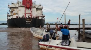 Lee más sobre el artículo “Costa Pobre”: la mala maniobra de un buque puso en riesgo a personas y embarcaciones