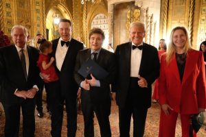 Lee más sobre el artículo Elon Musk duplicó su fortuna con el triunfo de Trump y en diez días asumirá como asesor especial de su gobierno.