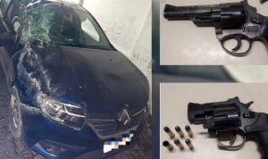 Lee más sobre el artículo Volcó, huyó y fue detenido por llevar armas de guerra