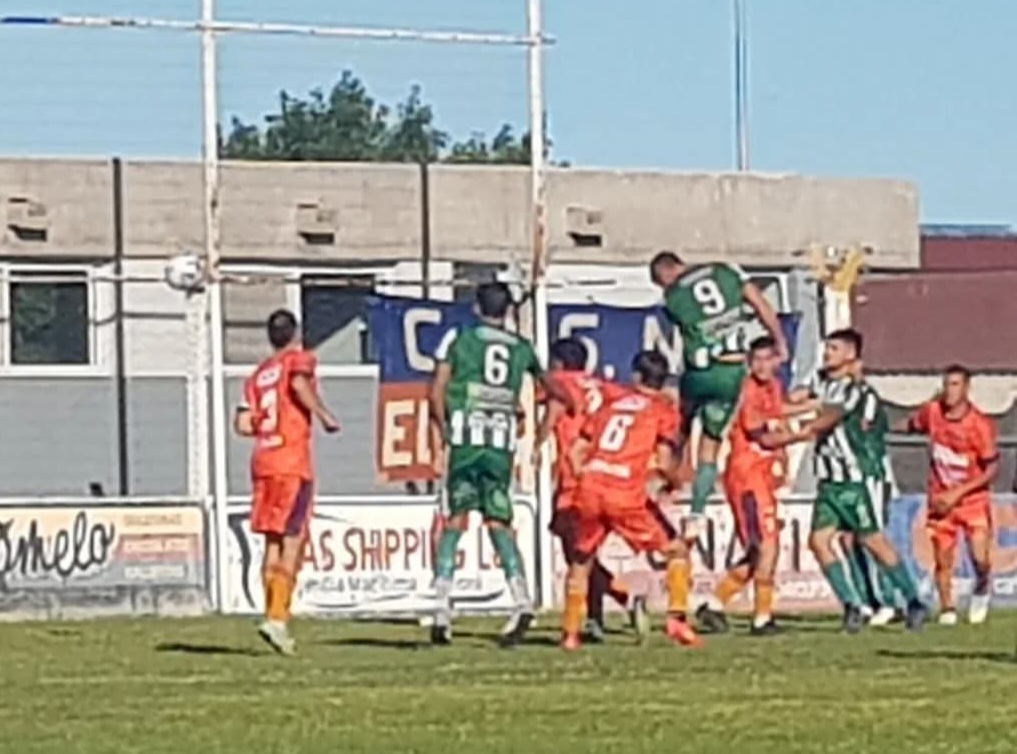 Lee más sobre el artículo Torneo Regional Amateur: perdió Regatas, con un arbitraje escandaloso