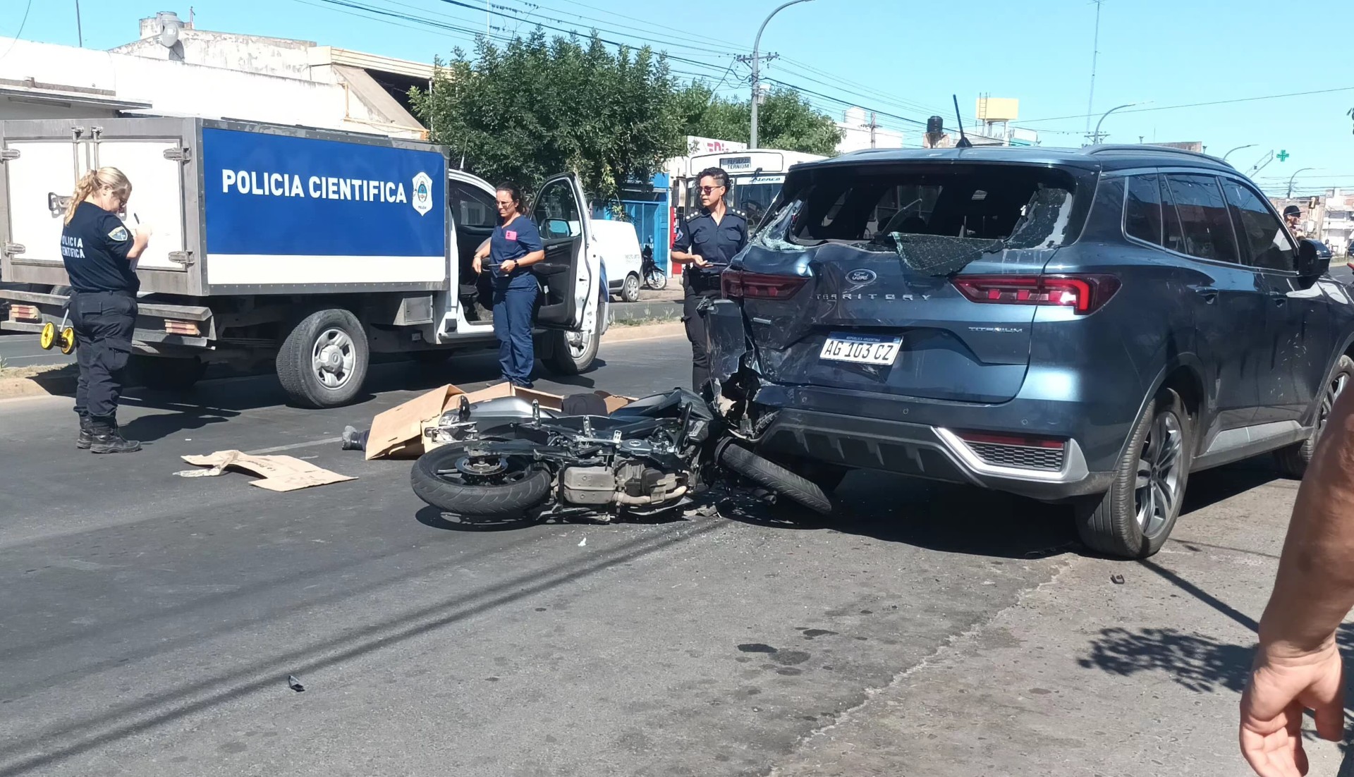 Lee más sobre el artículo Muere joven motociclista tras chocar con camioneta en zona sur de la ciudad
