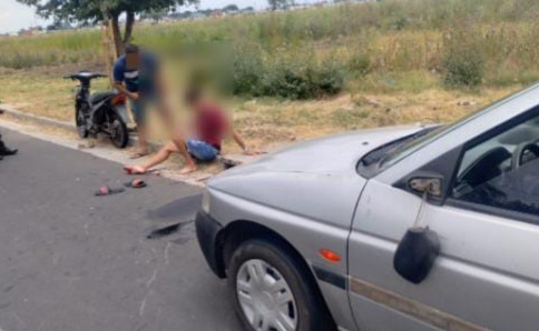 Lee más sobre el artículo Un joven herido tras choque entre moto y auto en la zona oeste de la ciudad