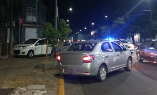 Lee más sobre el artículo Violenta colisión entre dos autos en la zona céntrica
